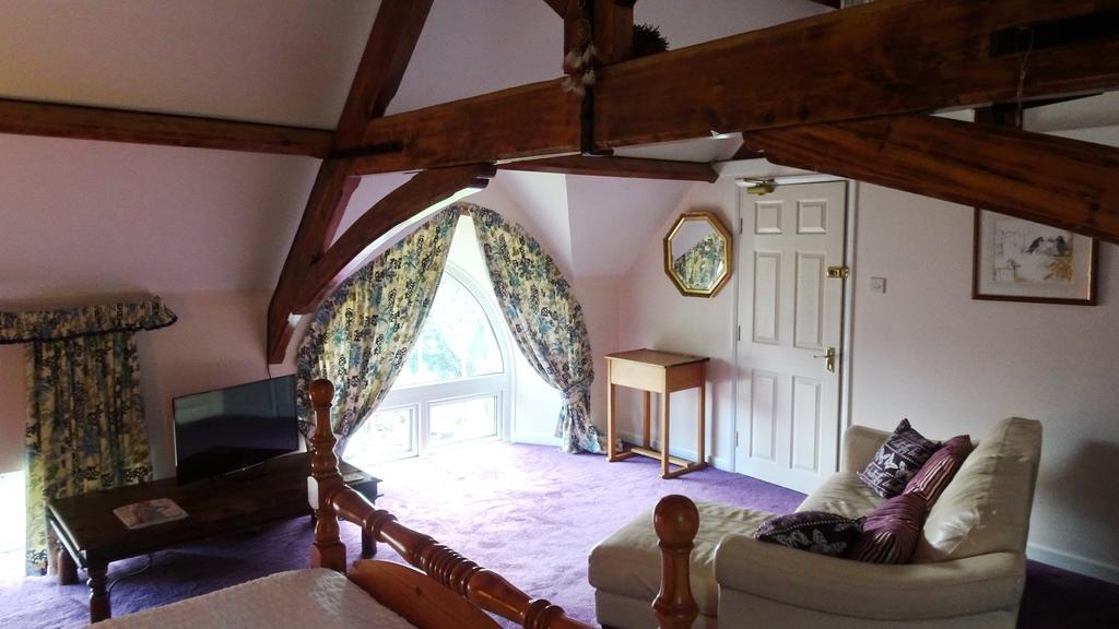 The Old School House Hotel Йелвертън Екстериор снимка